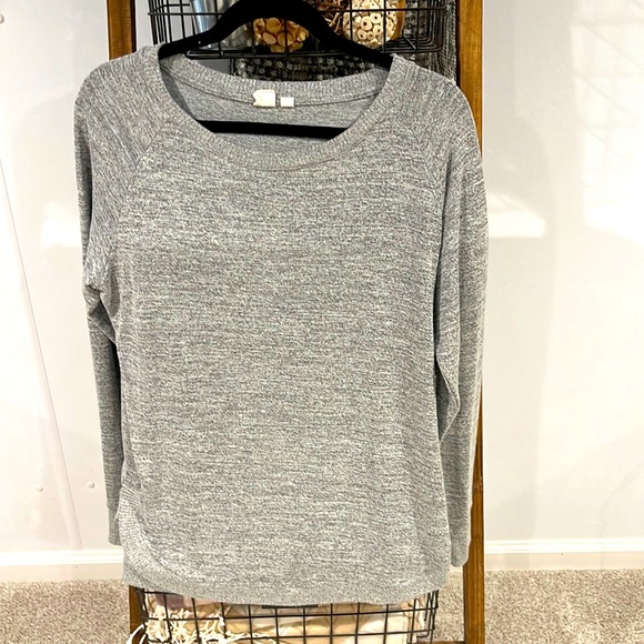 GAP Tops - GUC gap soft spun longsleeve top - small